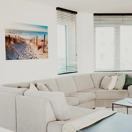 Villa Luxurious 4br Villa's In *